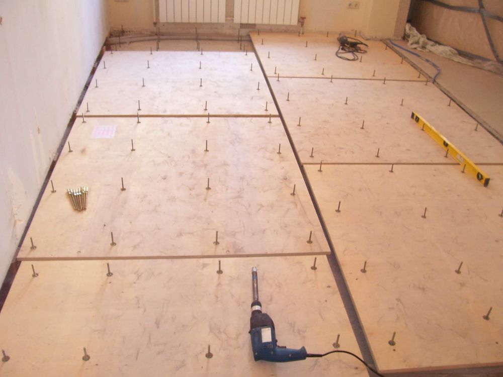 Как укладывать фанеру на бетонный пол, основные методы монтажа