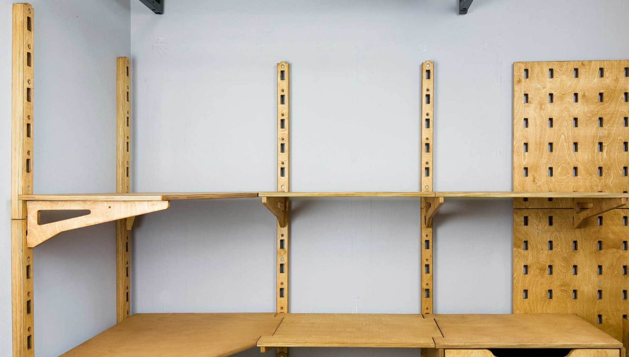 Хранение фанеры на деревянных подставках как один из способов защиты фанеры от повреждений