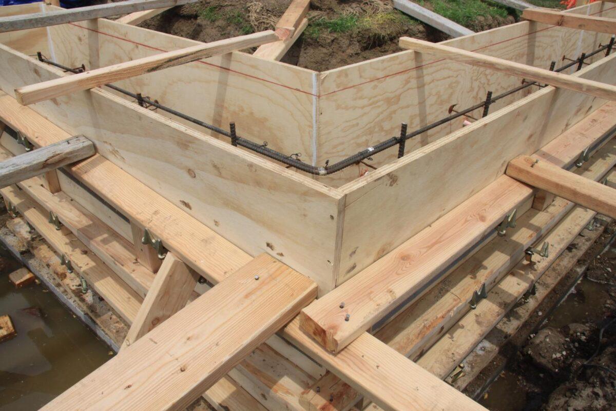 Фанерная опалубка: сочетание нескольких видов фанеры в одной опалубке