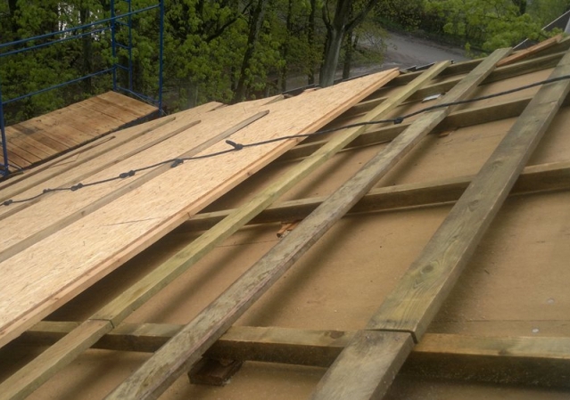 Фанера или OBS для обрешетки: что лучше?