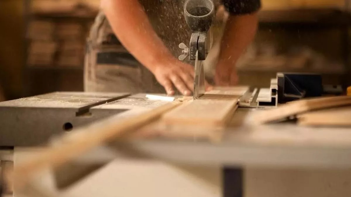 Как использовать фанеру для создания стеллажей 