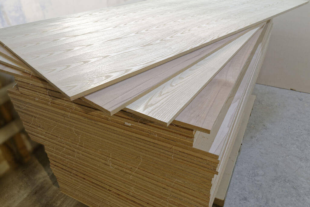 Шпонированная фанера