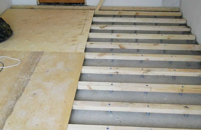 Использование фанеры для установки на лаги