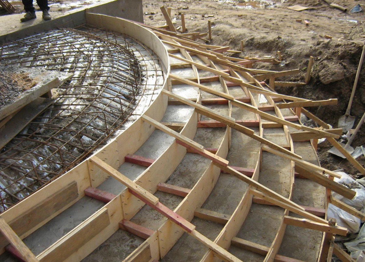 Использование фанеры в возведении опалубки